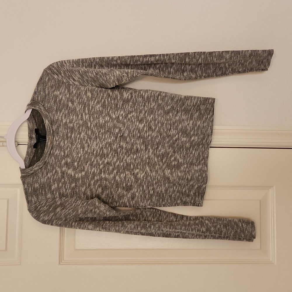 ✨️Final Price✨️Gray Soft Longsleeved Soft Crop Top sz Medium